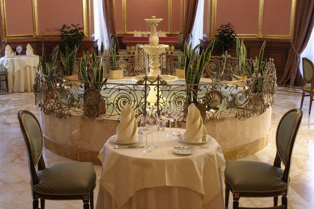 מלון מוסקבה Savoy מסעדה תמונה